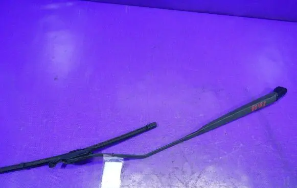 Peugeot 1007 Front wiper blade arm 9646460180