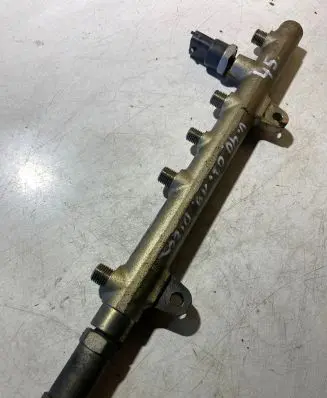 Volvo S40, V40 Fuel main line pipe 8200347176