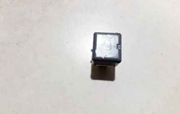 Toyota Avensis T250 Other relay 9008987038 ah156700-2900