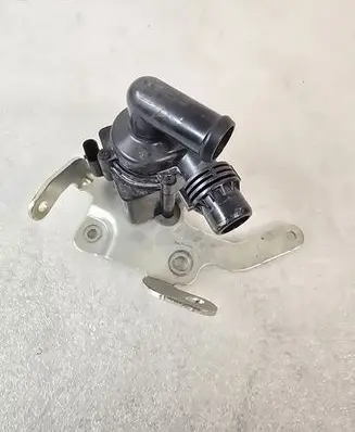Volvo XC40 Electric auxiliary coolant/water pump 32324820