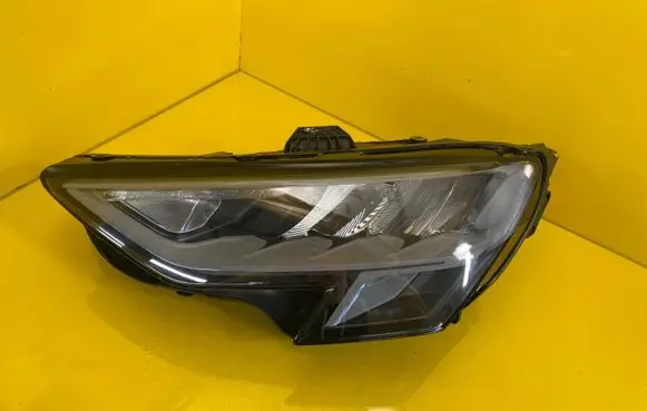 Audi A3 8Y Headlight/headlamp 8Y0941011
