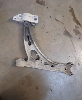 Volkswagen Touran I Front lower control arm/wishbone 1K0407153G
