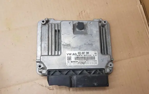 Volkswagen Golf VII Engine control unit/module 05E907309 0261S16449