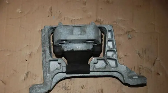 Mazda 3 II Gearbox mount