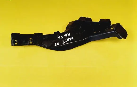 Rear bumper mounting bracket