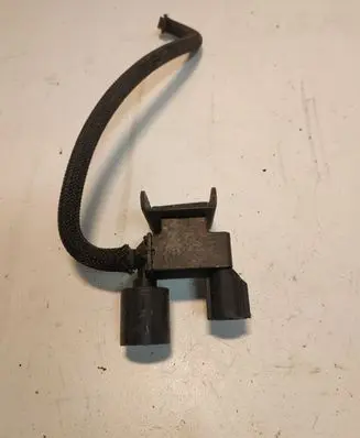 Toyota Corolla E120 E130 Vacuum valve 