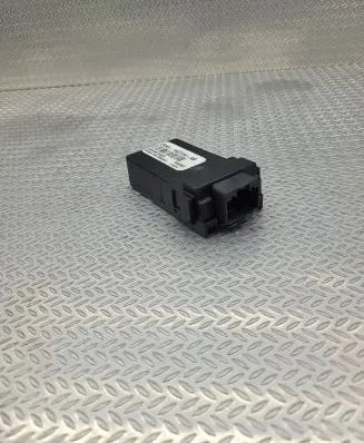 Land Rover Range Rover Sport L320 Seat heating relay 2R8314C724AB