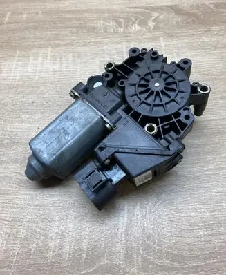 Audi A6 S6 C5 4B Rear door window regulator motor 4B0959802B 101144