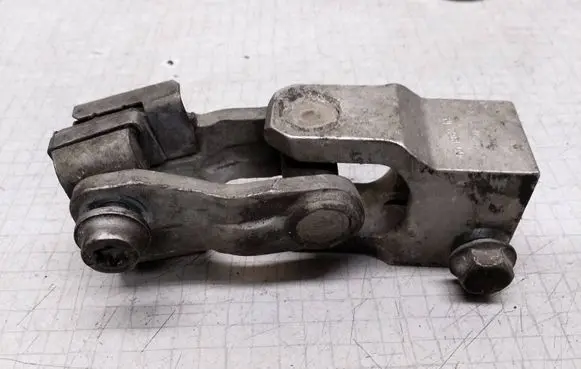 Mercedes-Benz A W168 Steering column universal joint A1684620478 WET2899