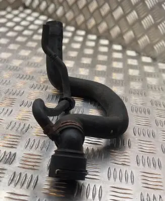 Volkswagen PASSAT B6 Engine coolant pipe/hose 600122291E