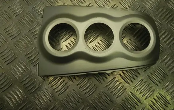 Radio/GPS head unit trim