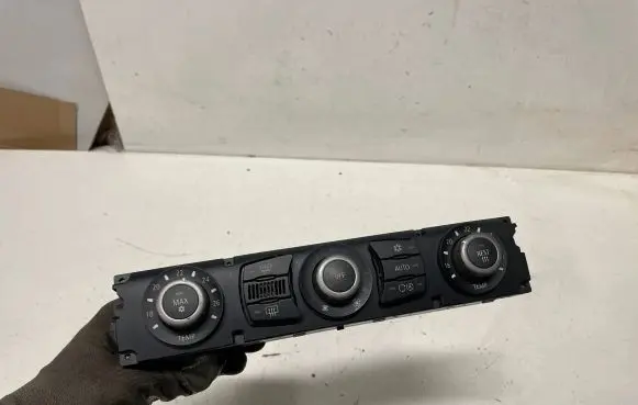 BMW 5 E60 E61 Climate control unit 6956827