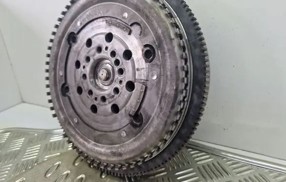 Mercedes-Benz Vito Viano W639 Flywheel F214930