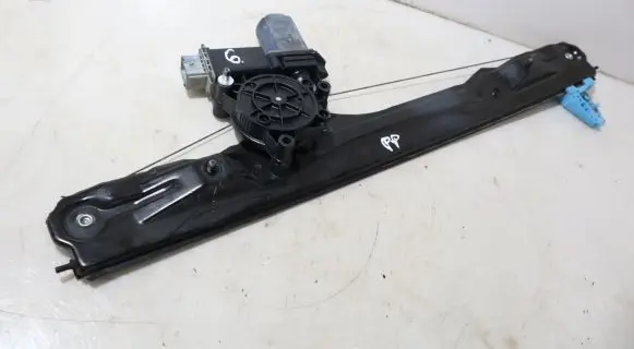 Front window lifting mechanism without motor