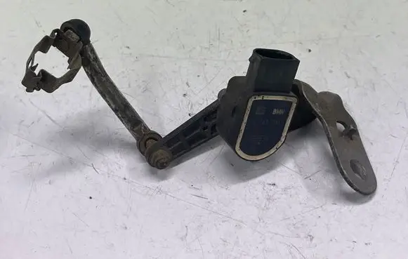 BMW 3 E90 E91 Front height sensor lever 6763735