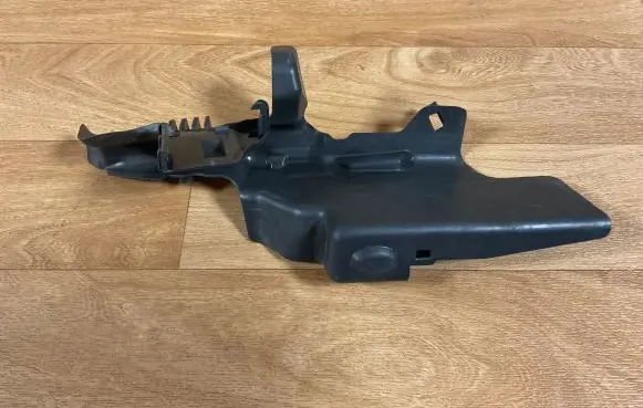 Audi A4 S4 B7 8E 8H Other engine bay part 8E1837349