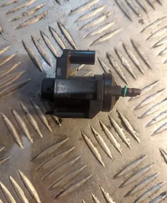 BMW 5 F10 F11 Valve vacuum 8570591