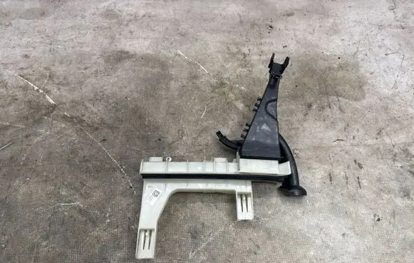 Alfa Romeo Stelvio Rear door windshield rail 092915 J220411 6000626613