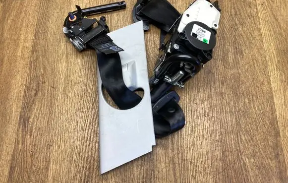 Land Rover Range Rover L405 Front seatbelt DPLA611B08 626084300