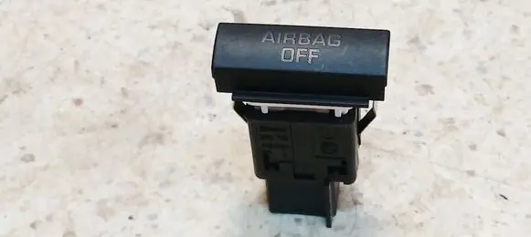 Passenger airbag on/off switch