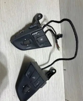 Peugeot 508 Steering wheel buttons/switches 9677976377