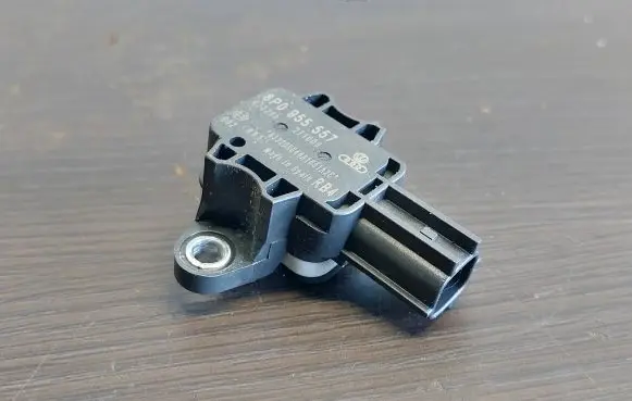 Audi A3 S3 A3 Sportback 8P Airbag deployment crash/impact sensor 8P0955557 271009 022245