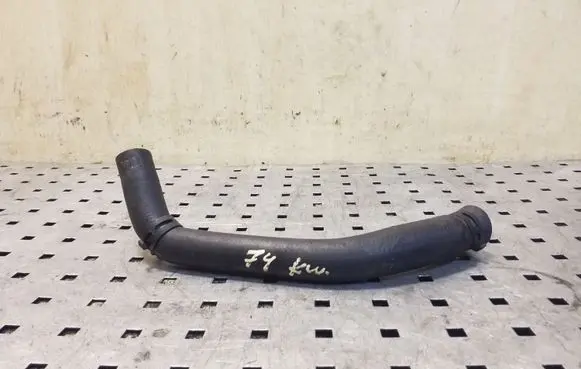 Volkswagen Touran I Engine coolant pipe/hose