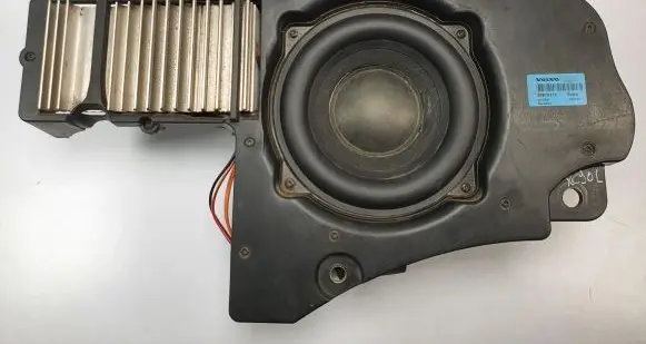 Volvo XC90 Subwoofer speaker 30679176