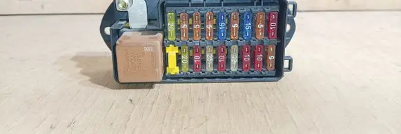 Jaguar XJ X308 Fuse module LNC2800BC 2800BC 518205000