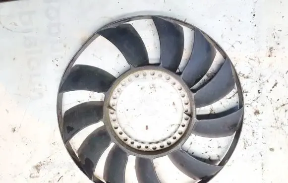 Volkswagen PASSAT B5 Fan impeller 059121301B