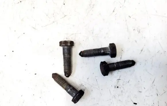 Opel Astra G Nuts/bolts 