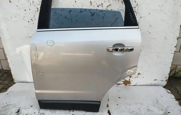 Opel Antara Rear door