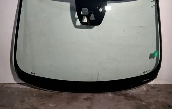 Volvo V60 Front windscreen/windshield window 43R00368