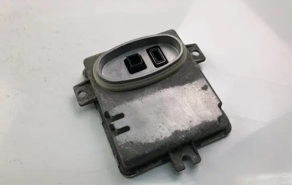 Volvo V70 Xenon control unit/module 6261110499
