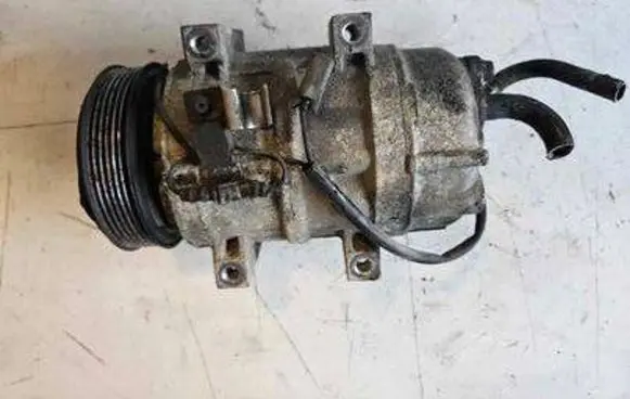 Volvo XC70 Air conditioning (A/C) compressor (pump)