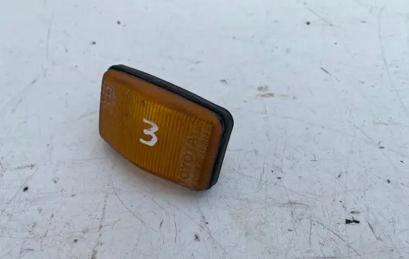 Toyota Corolla E90 Front fender indicator light 4446