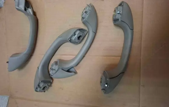 Volvo S80 A set of handles for the ceiling 