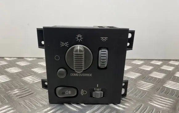 Chevrolet Blazer Light switch 15755956
