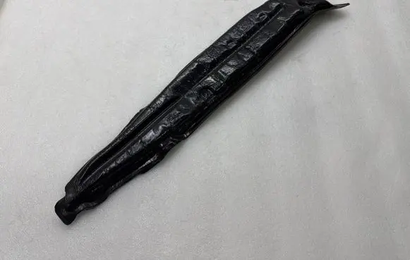 Tesla Model S Fender foam support/seal 105041900A