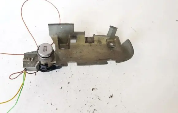 Volvo 850 Front door lock (next to the handle) 
