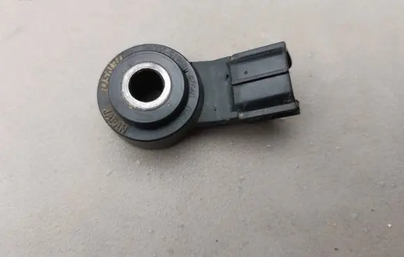 Lexus GS 300 350 430 450H Detonation knock sensor 1710001050 8961520020