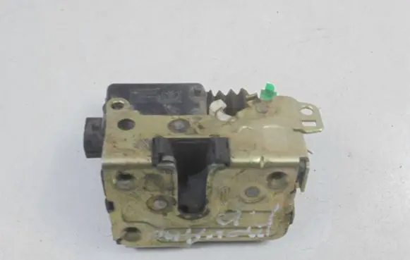Opel Movano A Front door lock
