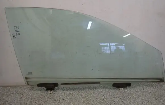 Toyota Corolla E120 E130 Sliding door window/glass 