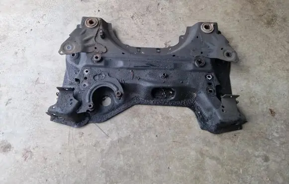 Citroen C4 II Picasso Front subframe 9677071680