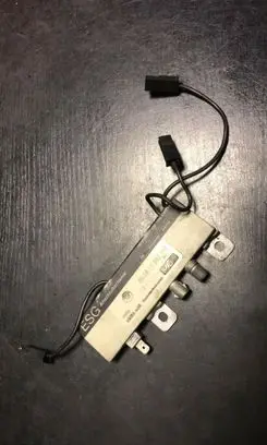 BMW 3 E36 Antenna control unit 1387751