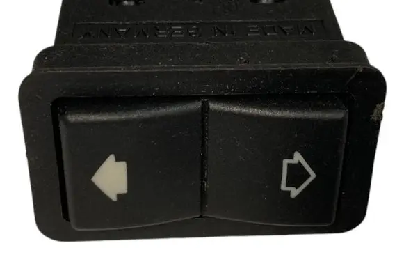 BMW 5 E39 Electric window control switch 8368974