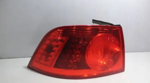 Volkswagen Phaeton Rear/tail lights 333155L