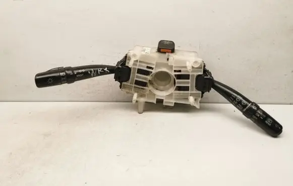 Subaru Impreza II Wiper turn signal indicator stalk/switch 83111FE27