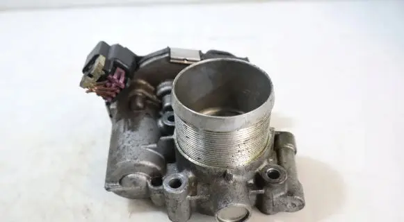 Opel Astra J Engine shut-off valve 