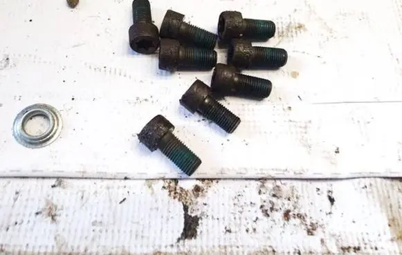 Opel Astra H Nuts/bolts 